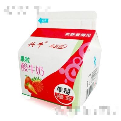 興牛草莓果粒酸牛奶（袋裝）